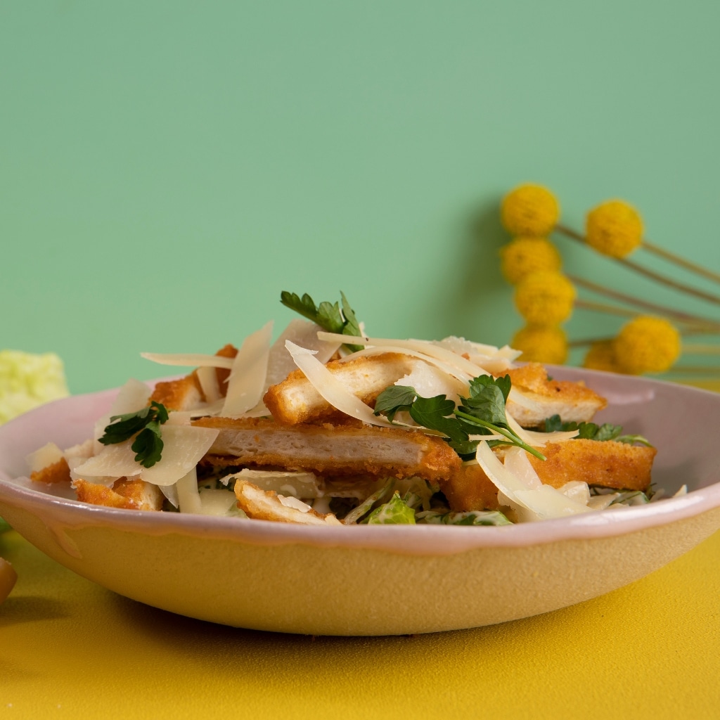 Crispy NoChicken salat med parmesandressing Crispy NoChicken salat med parmesandressing